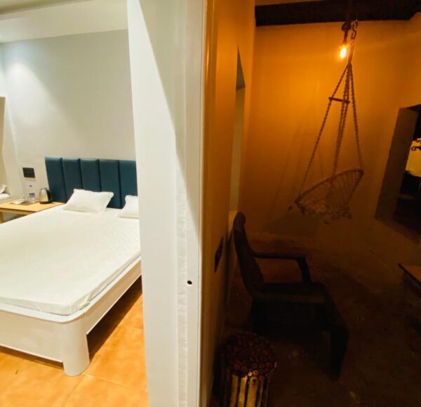Flycatcher Inn