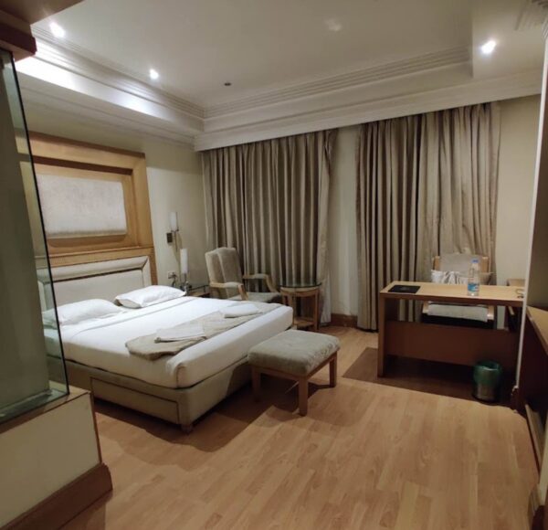 Baba Benison Resort kainchi