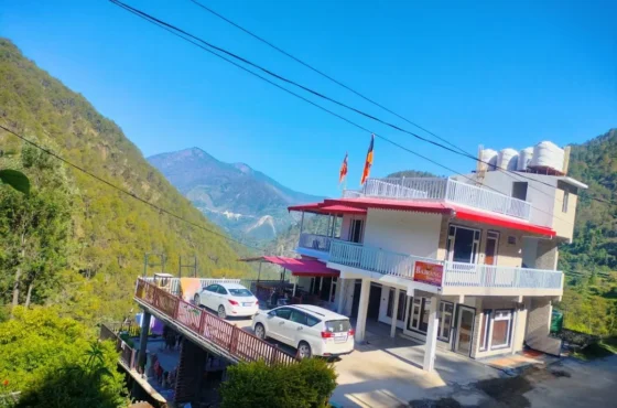 Baba Benison Resort kainchi