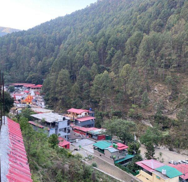 Baba Benison Resort kainchi